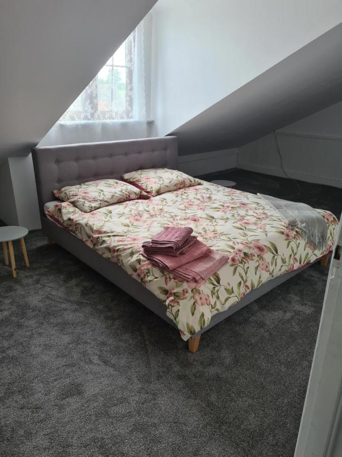Dworek Sw.Antoniego Slawutowo Extérieur photo