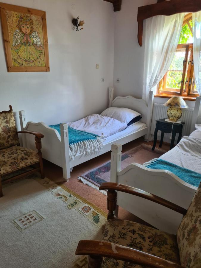 Dworek Sw.Antoniego Slawutowo Extérieur photo