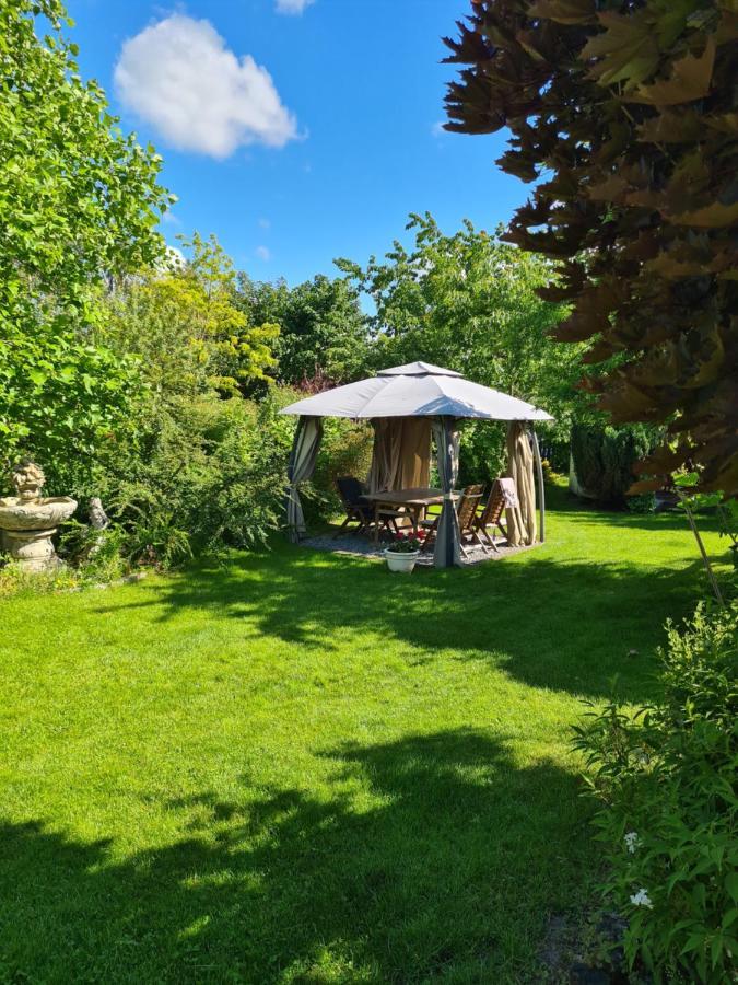 Dworek Sw.Antoniego Slawutowo Extérieur photo