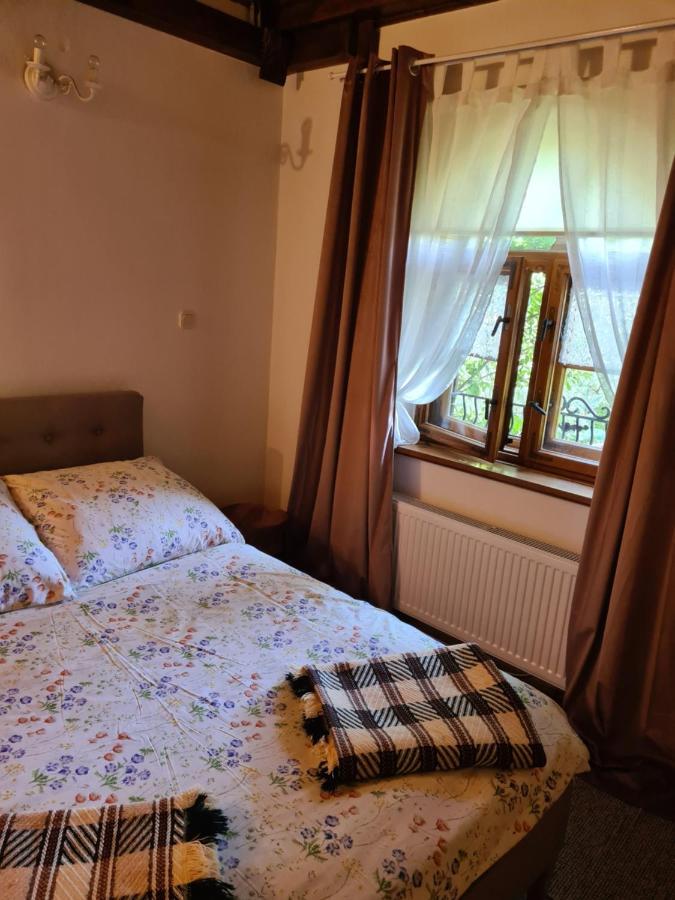 Dworek Sw.Antoniego Slawutowo Extérieur photo