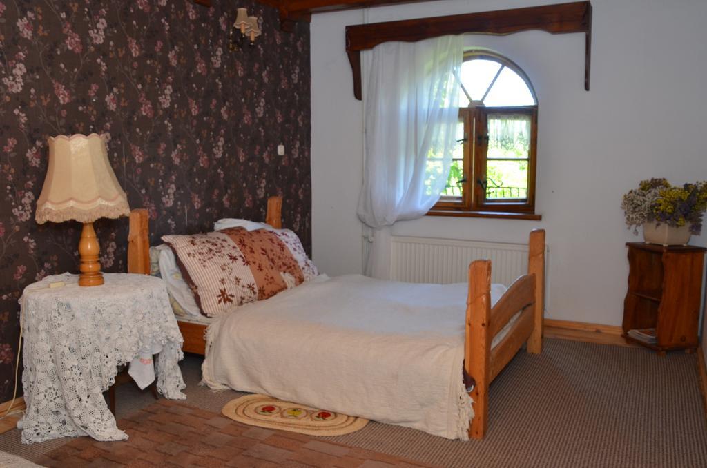 Dworek Sw.Antoniego Slawutowo Extérieur photo
